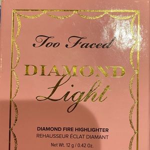 Too Faced Diamond Light Highlighter